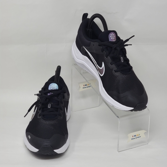 Nike Youth Size 6Y Downshifter 12 Running Shoes DM4194-003 Black White New - Picture 3 of 10